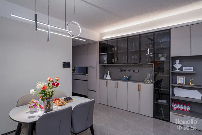 108㎡三居，設(shè)計(jì)橫廳實(shí)木一體柜，體驗(yàn)簡(jiǎn)約實(shí)用的奶油風(fēng)生活